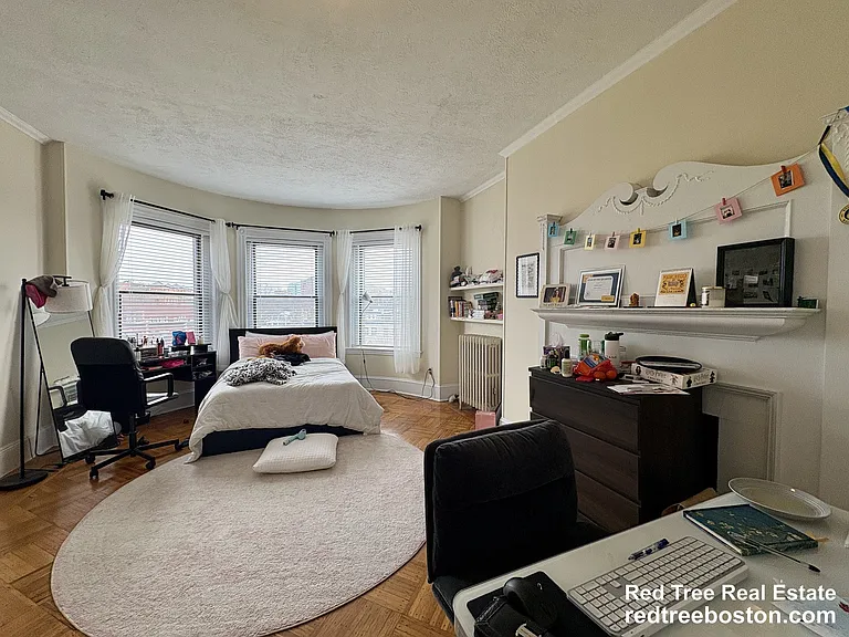 914 Beacon St #4 — Photo 11