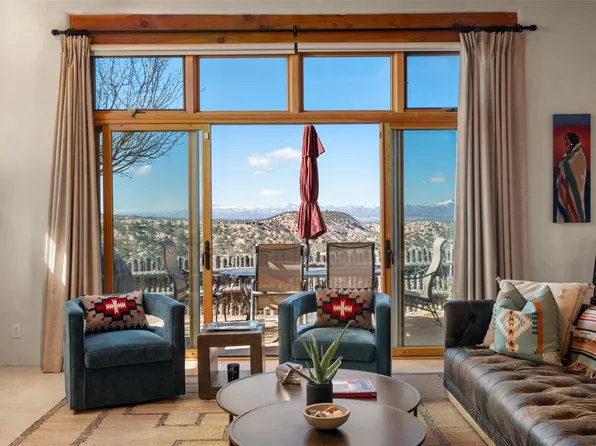 38 Lodge Trl APT B, Santa Fe, NM 87506