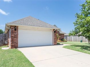 915 Patco Dr, Yukon, OK 73099