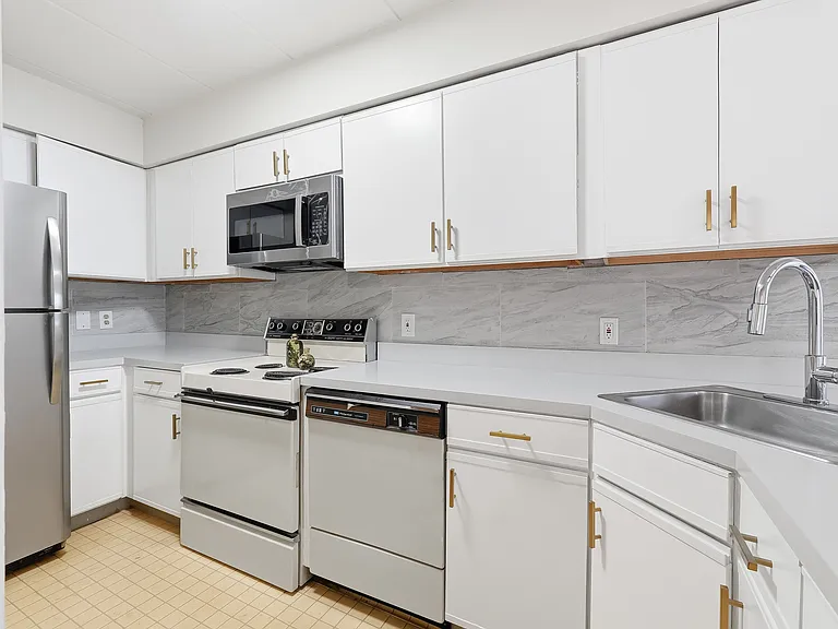 5 Linden St #6I — Photo 8