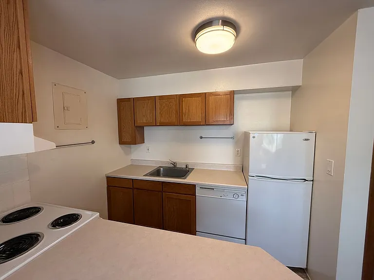 607 C Street in Cheney Near EWU Campus! — Photo 7