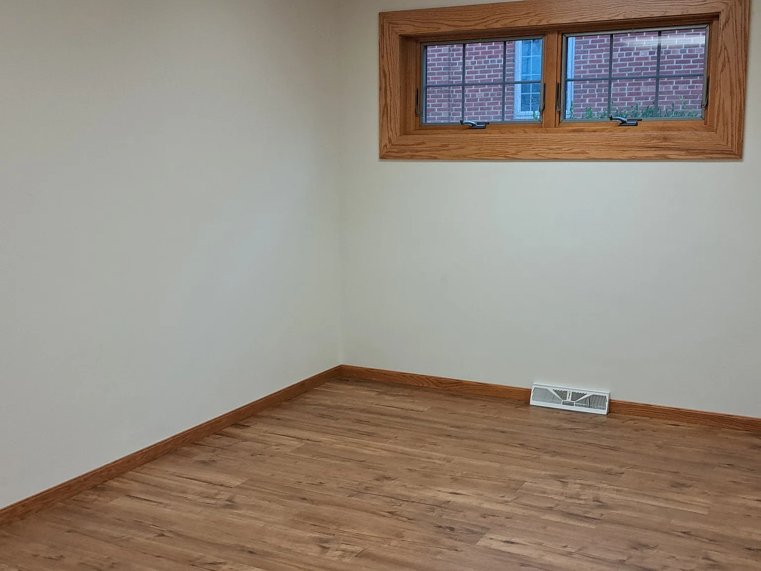 2 bed, 1.5 bath, 1100 sqft, $1,200 — Photo 2