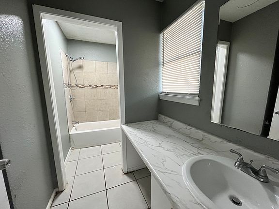 5th image of 231 Oriole Ln