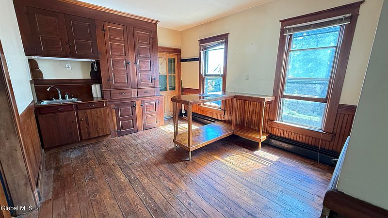 2nd image of 225-227 Brookside Avenue