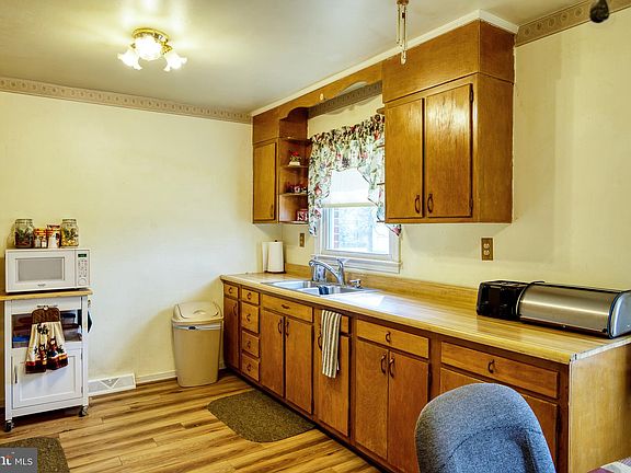 5th image of 9581 Kline Dr