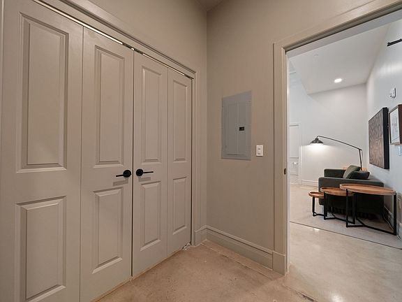 5th image of 505 E Travis St #1104
