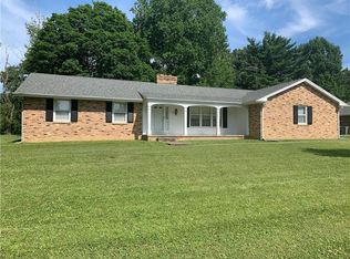 106 Allenwood Dr, Paris, IL 61944