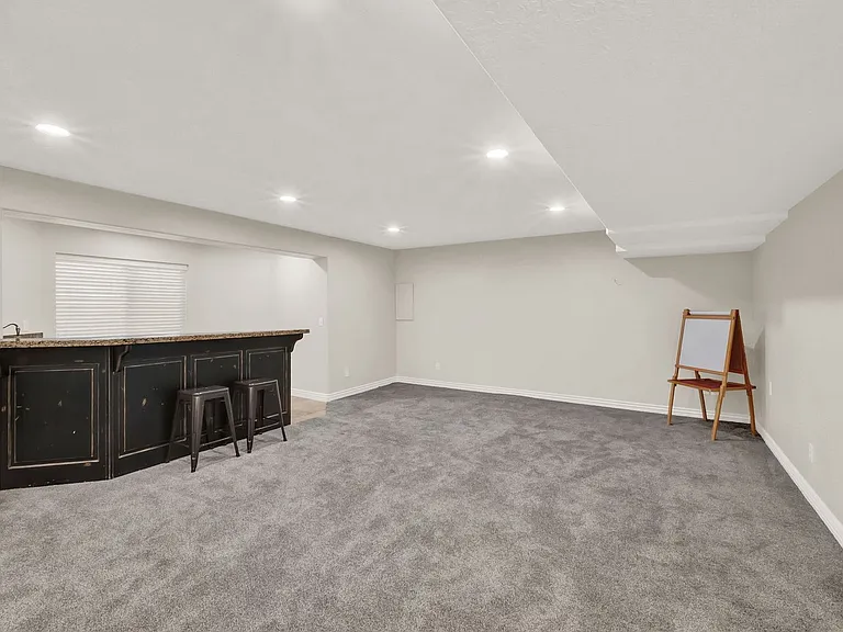1693 E Crimson Oak Dr — Photo 25