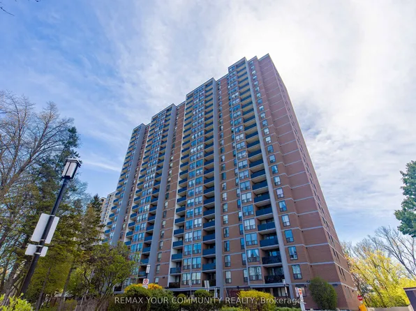 85 Emmett Ave #708, Toronto, ON M6M 5A2