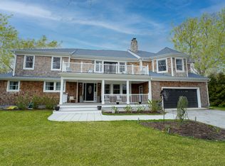 4 Lynn Ave, Hampton Bays, NY 11946