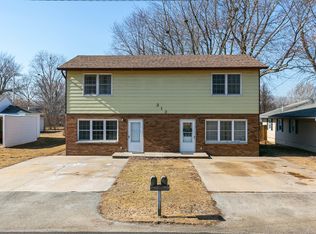 313 5th St, Colona, IL 61241