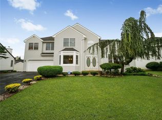 91 Princess Dr, North Brunswick, NJ 08902