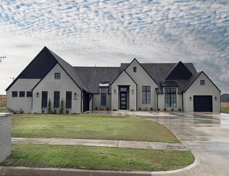 1st image of 4095 Richards Way NE