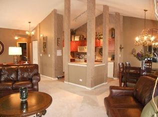 819 Crossing Way, St Charles, IL 60174