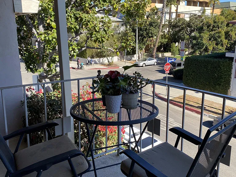 1173 N Curson Ave #9 — Photo 16