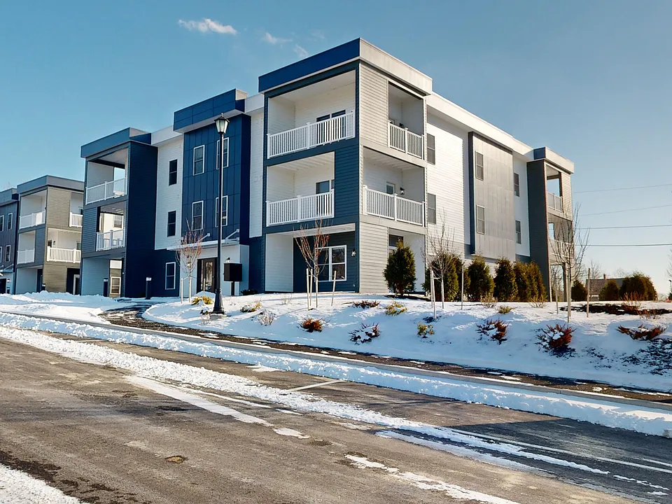 405 Center St