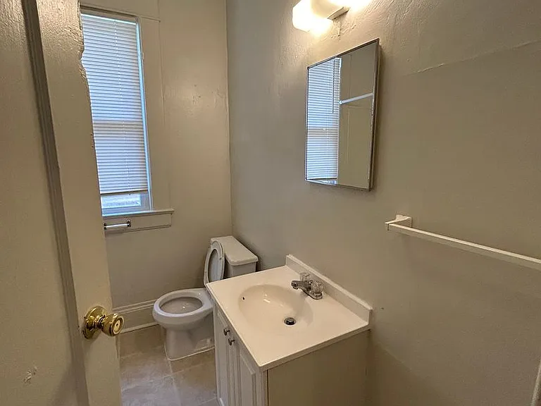 1308 W Chapel Hill St — Photo 12