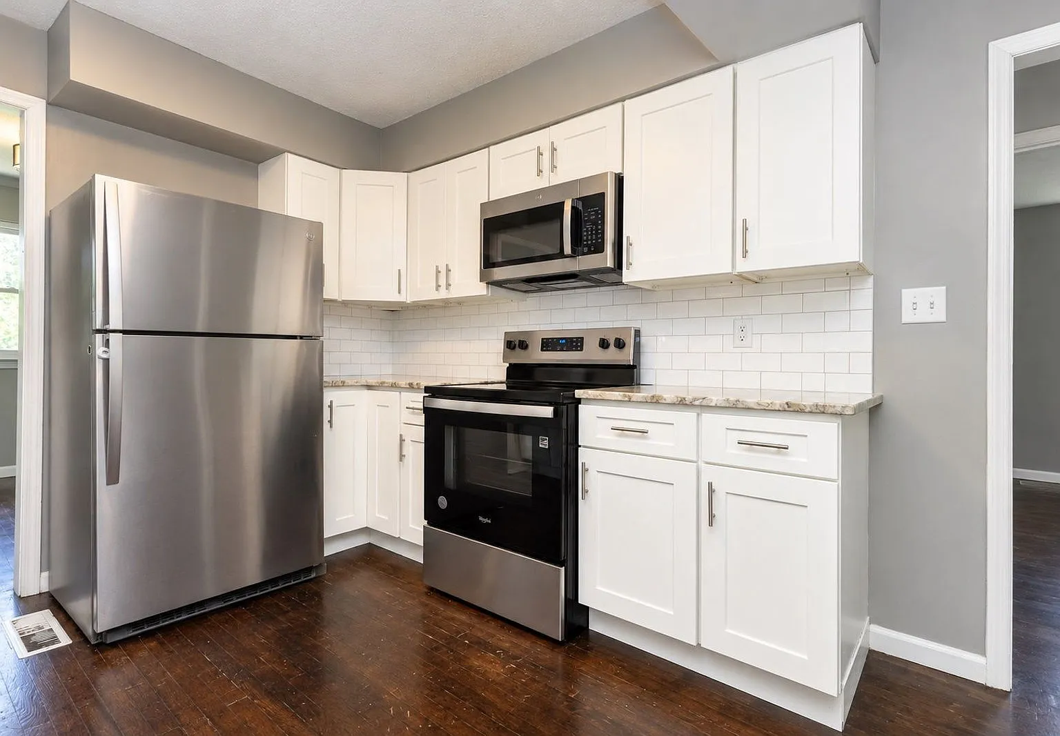3 bed, 2.0 bath, 1776 sqft, $1,695 — Photo 2