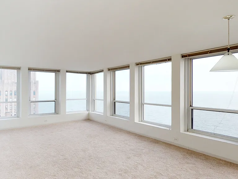 Dining/Living room