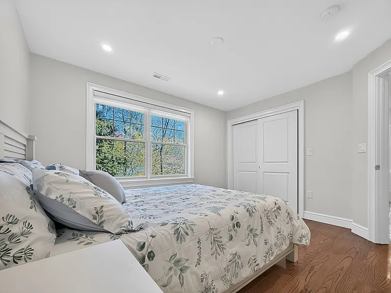 16 Walsh Rd — Photo 34