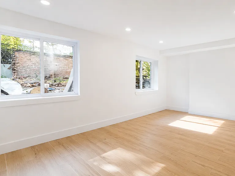 323 Hart St #1E — Photo 8