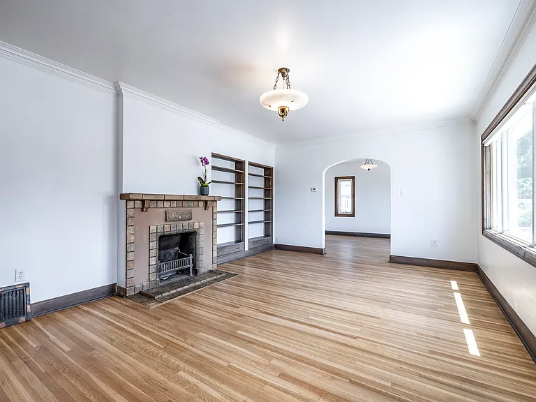 1489 E Michigan Ave — Photo 5