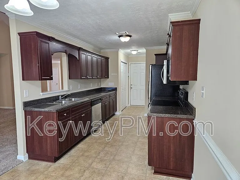 450 Lory Ln — Photo 4