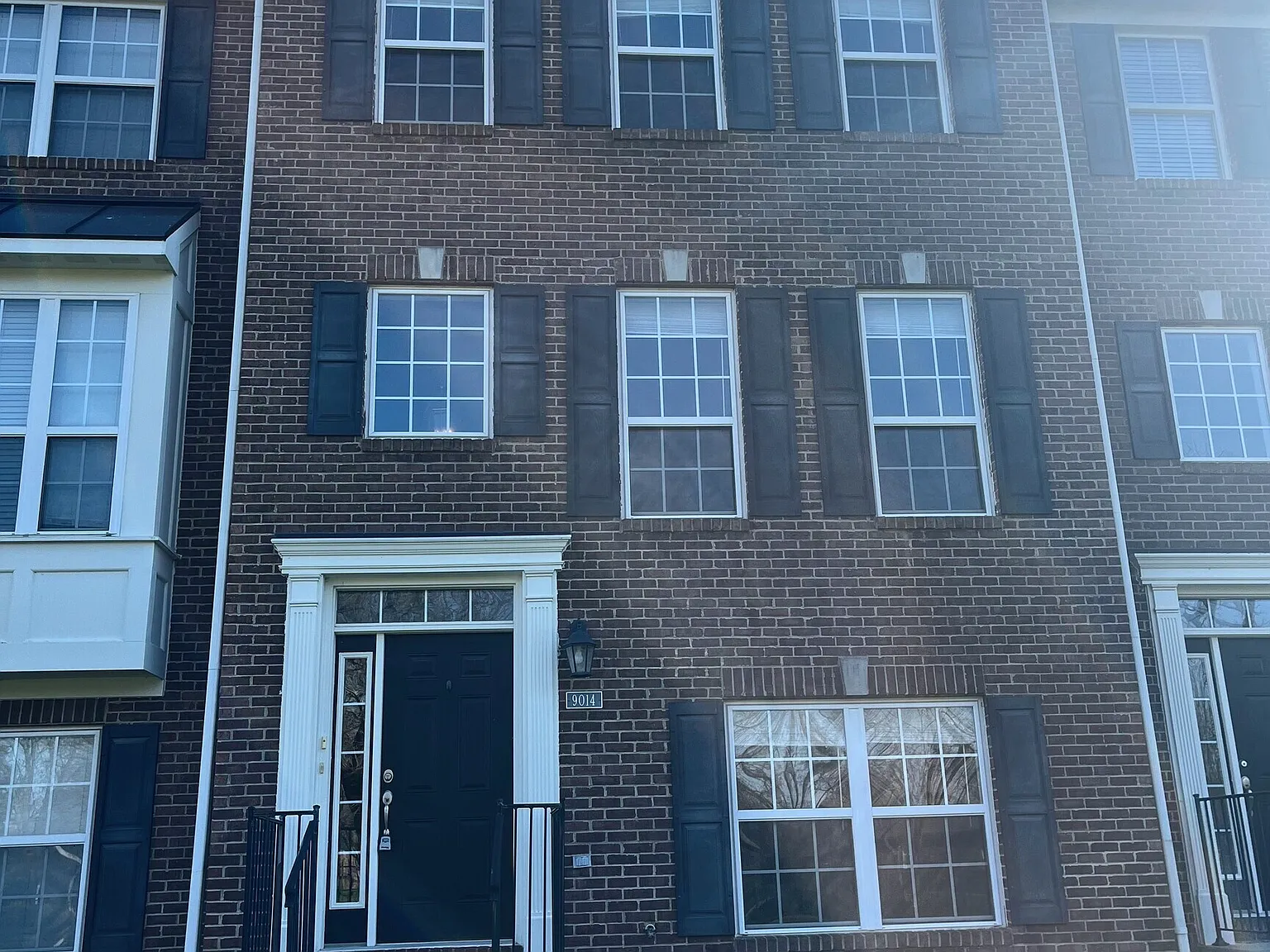 3 bed, 2.5 bath, 1160 sqft, $1,999 — Photo 2
