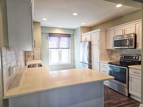 4th image of 6241 Waterside Ln