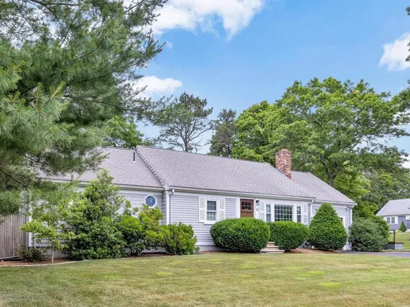 16 Pine View Drive, Cotuit, MA 02635
