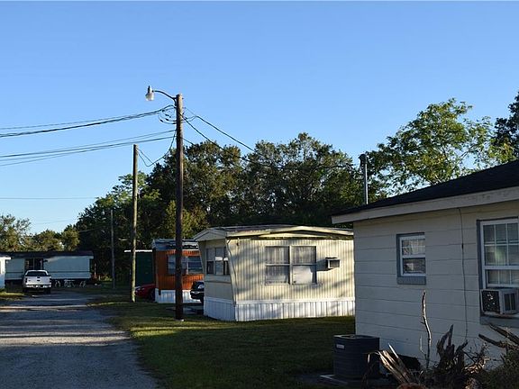 3rd image of 605 W Crescent Dr