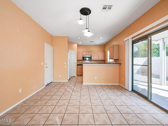 5th image of 2621 E Waterview Ct