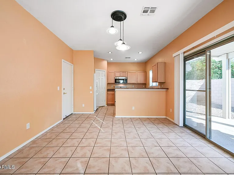 2621 E Waterview Ct — Photo 5