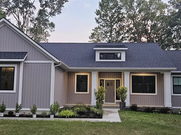 7978 30th St, Ada, MI 49301