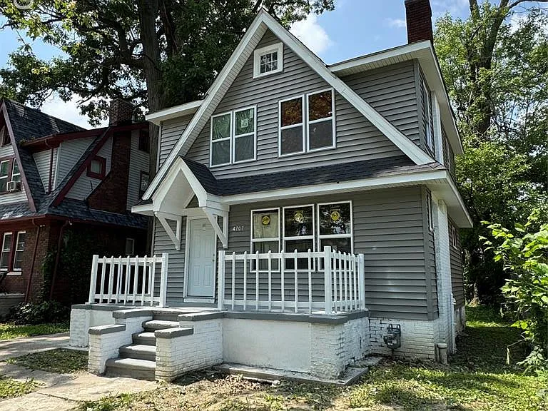4707 Buckingham Ave — Photo 1