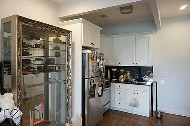 Rented by Rennit Inc.
