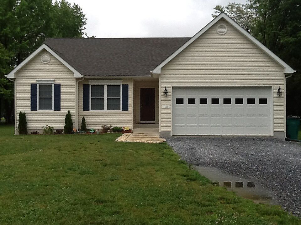 1st image of 728 Dixon Dr