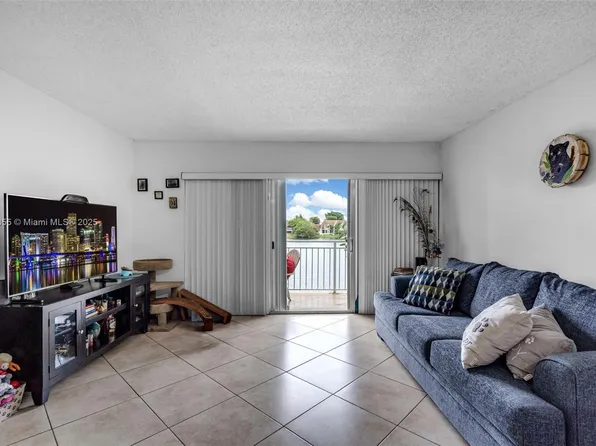 9363 Fontainebleau Blvd APT H207, Miami, FL 33172