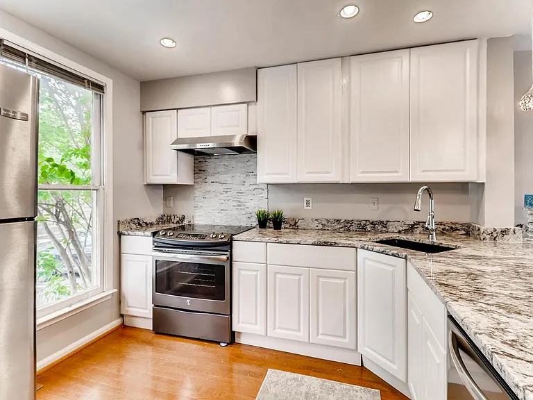 1219 S Potomac St — Photo 12