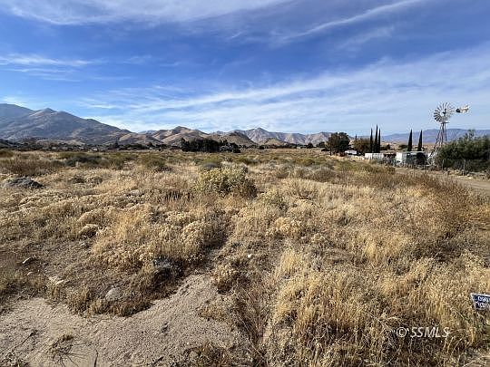 3rd image of Larsen Rd