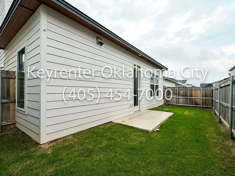 2544 NW 130th St — Photo 42