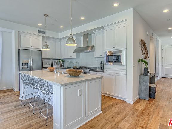 3rd image of 4130 Lyceum Ave