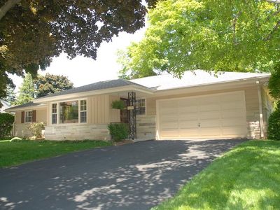 2430 W Apple Tree Rd, Glendale, WI, 53209