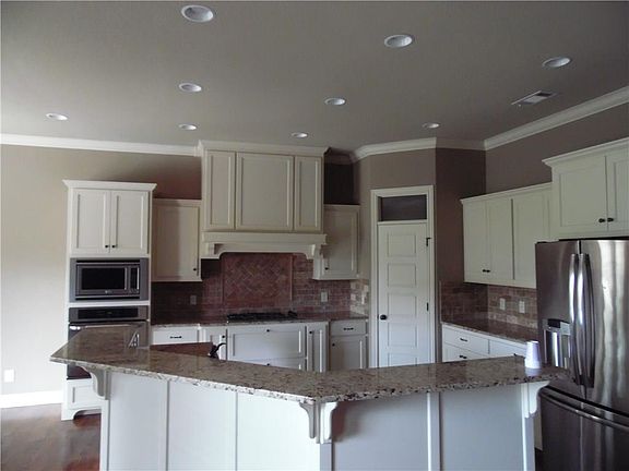 4th image of 6304 S 58th St