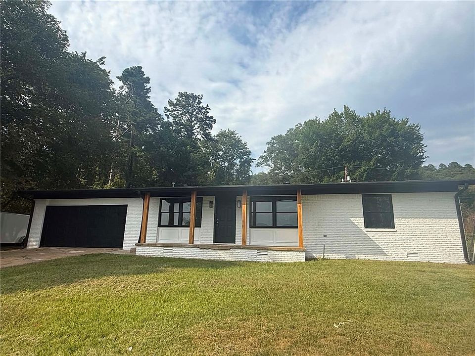 1st image of 2106 Military Dr