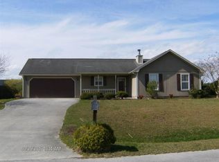 438 Dion Dr, Hubert, NC 28539