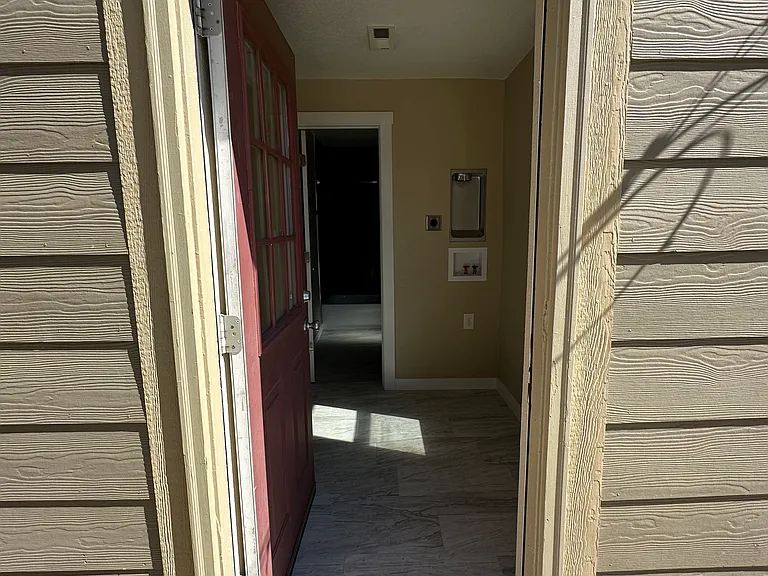 512 N 2nd St — Photo 3