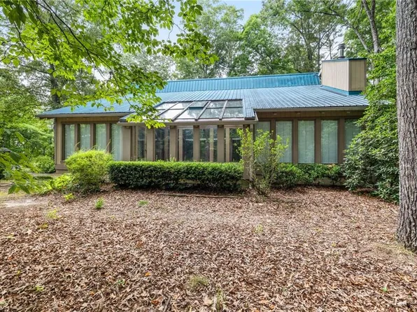 217 Honeysuckle Ln, Clarkesville, GA 30523