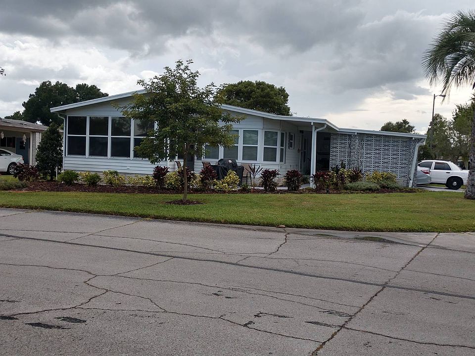 1st image of 495 Lake Cir