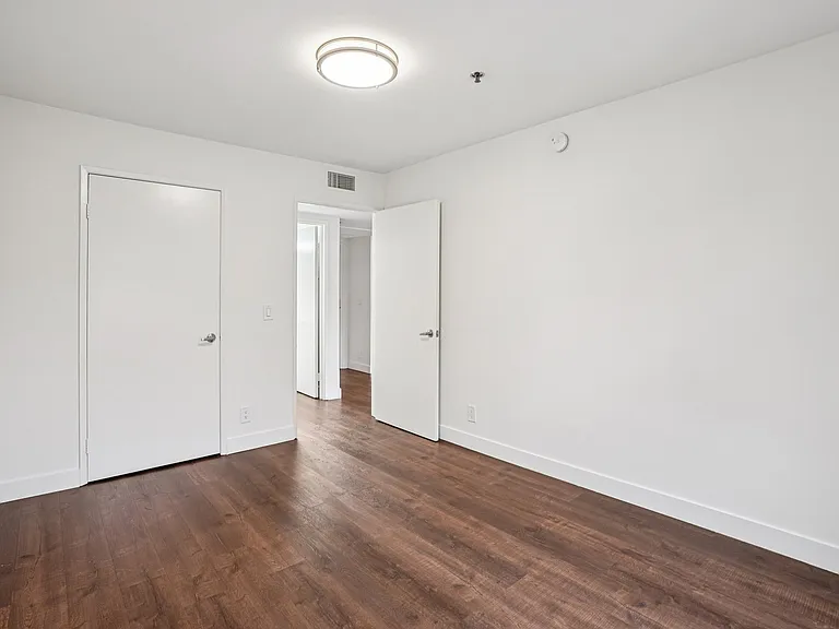 165 N Hoover St — Photo 11